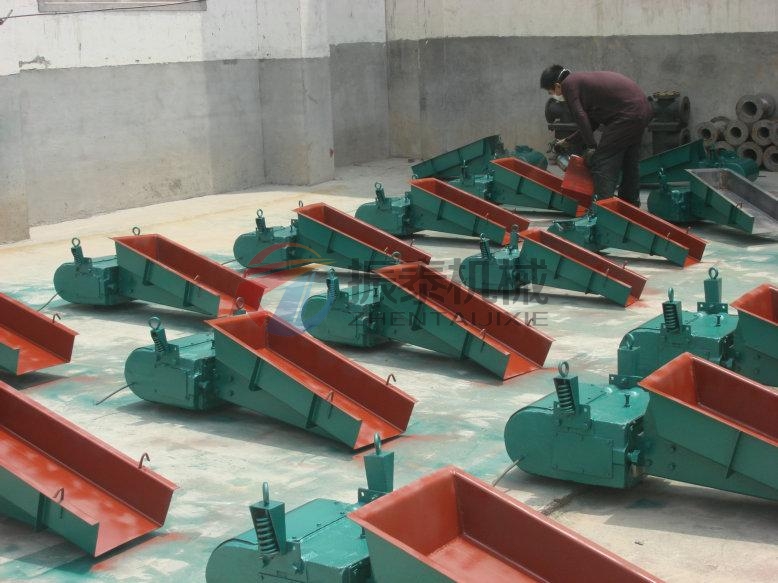 颗粒焦炭电磁振动给料机 颗粒焦炭电磁振动给料机